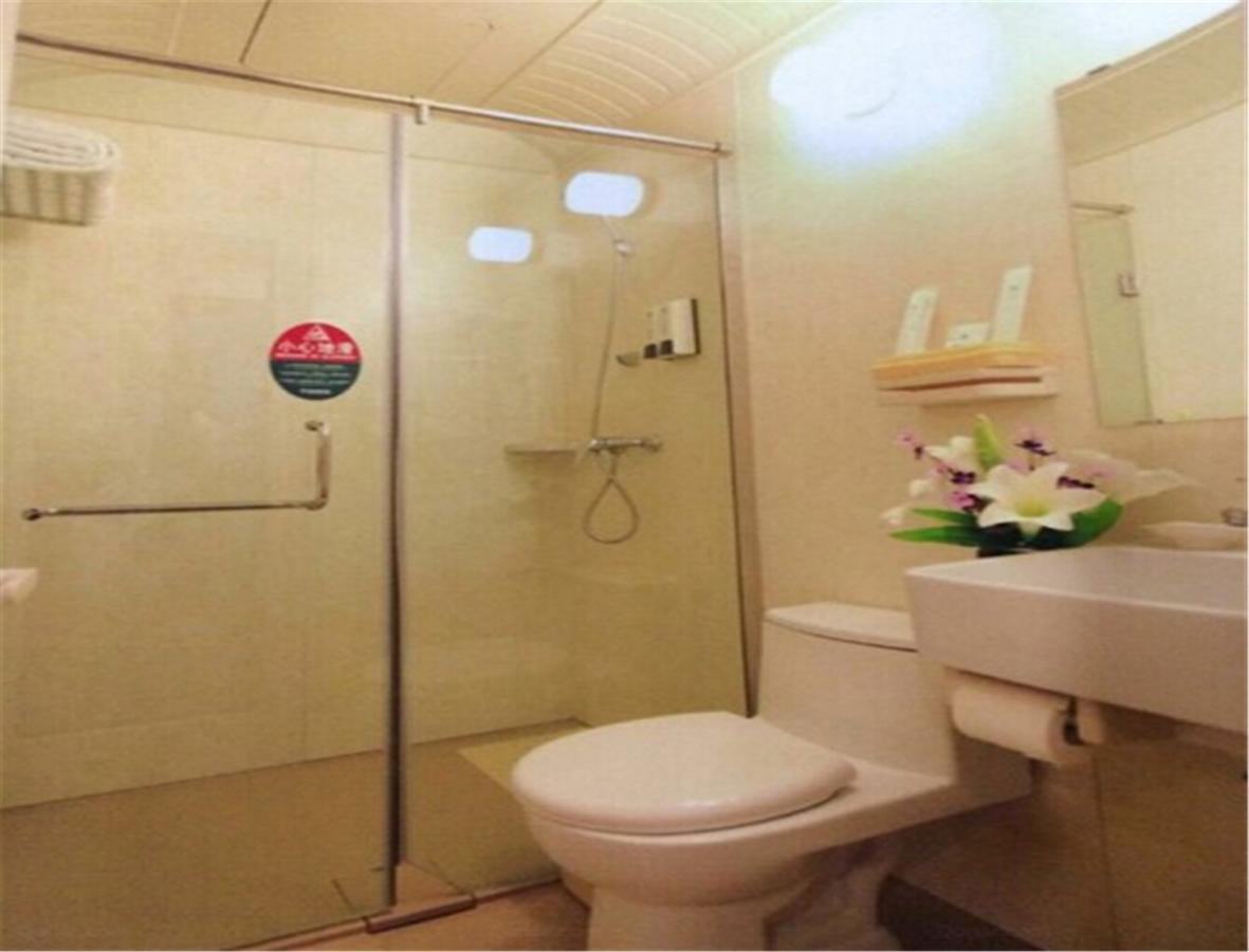 Greentree Inn Liaoning Dalian Railway Station South Shengli Square Express Hotel Exterior foto